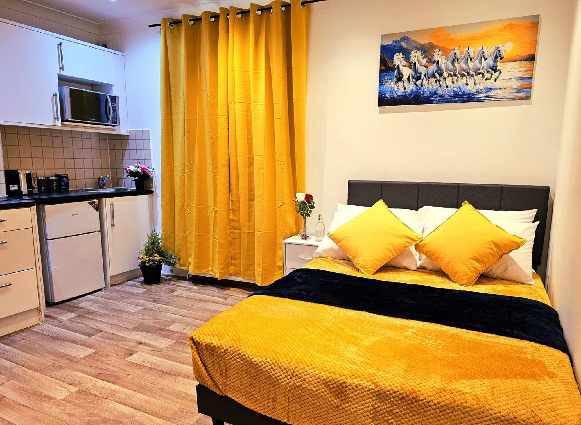 Апартаменты Elegant Spacious Flat